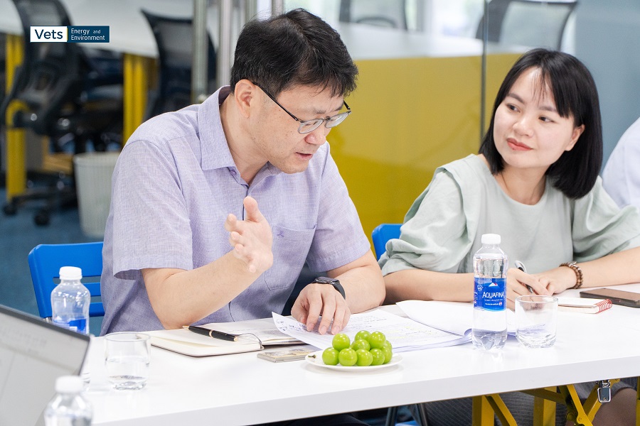 Các đại diện của Ban quản lý dự án KOICA và Viện Chiến lược phát triển Hàn Quốc (KDS) phát biểu
