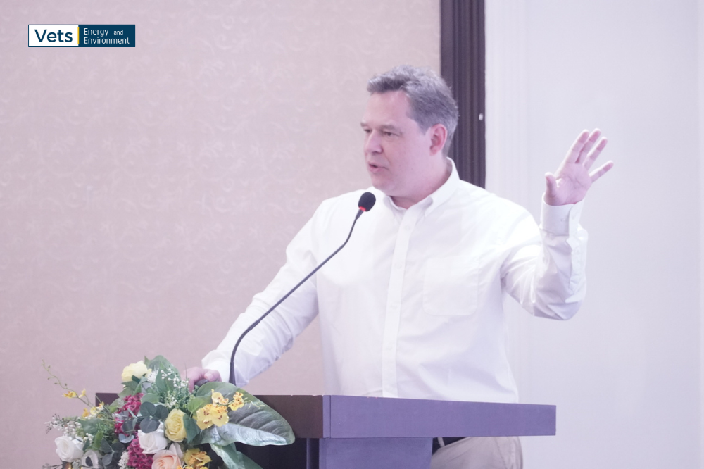 GS. Michael Mehling - Viện Công nghệ Massachusetts (MIT - Hoa Kỳ), chuyên gia về chính sách khí hậu và thị trường các-bon
