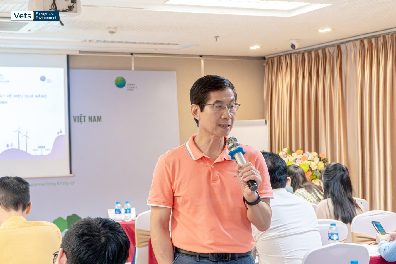 Giảng viên cao cấp PGS.TS. Phạm Hoàng Lương - nguyên Phó Hiệu trưởng Đại học Bách Khoa Hà Nội đào tạo trong buổi đầu tại sự kiện