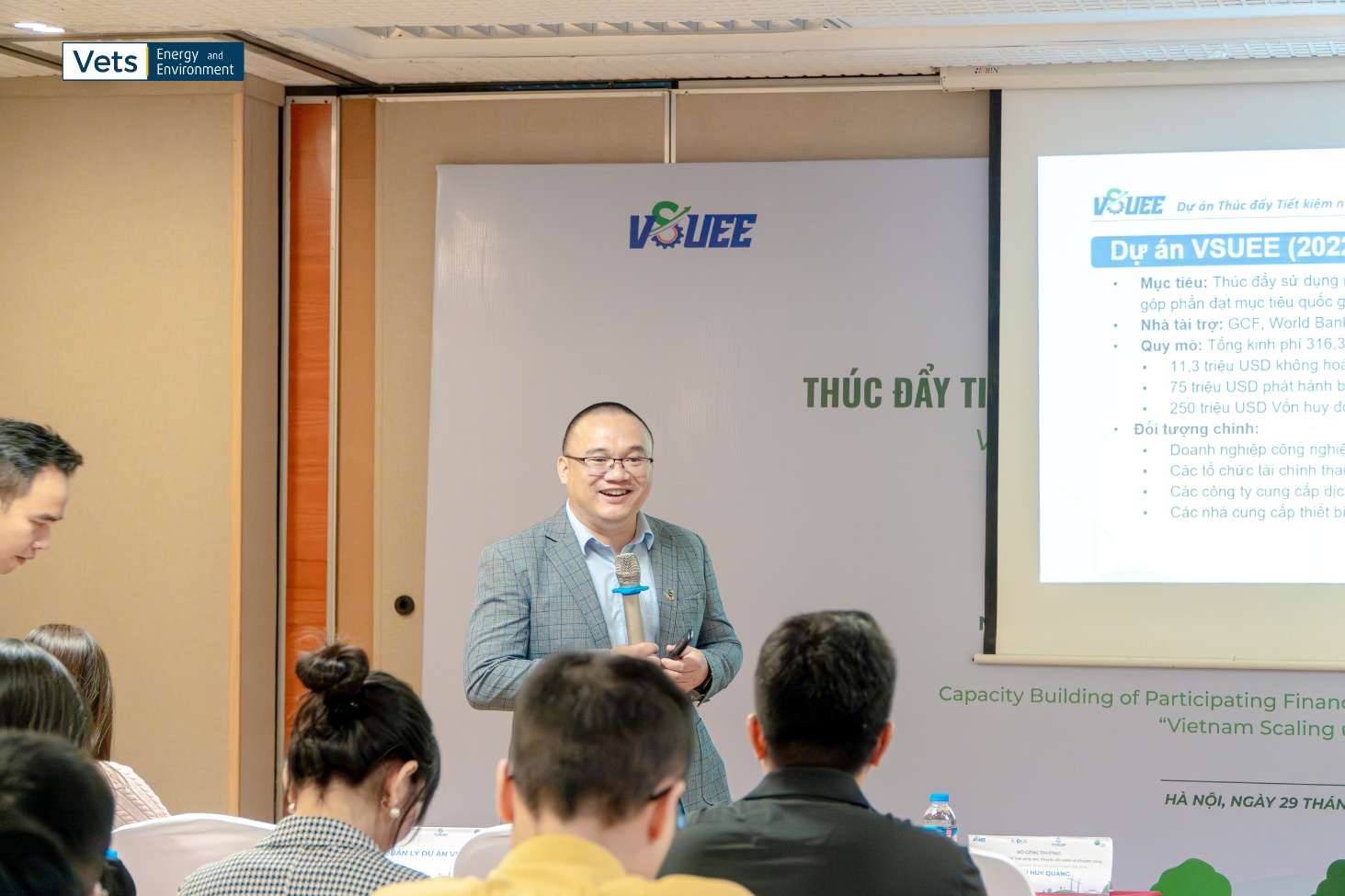 ThS. Dương Chí Công - Chuyên gia Tiết kiệm Năng lượng & Khí nhà kính của VETS | Energy & Environment đào tạo trong buổi đầu tại sự kiện