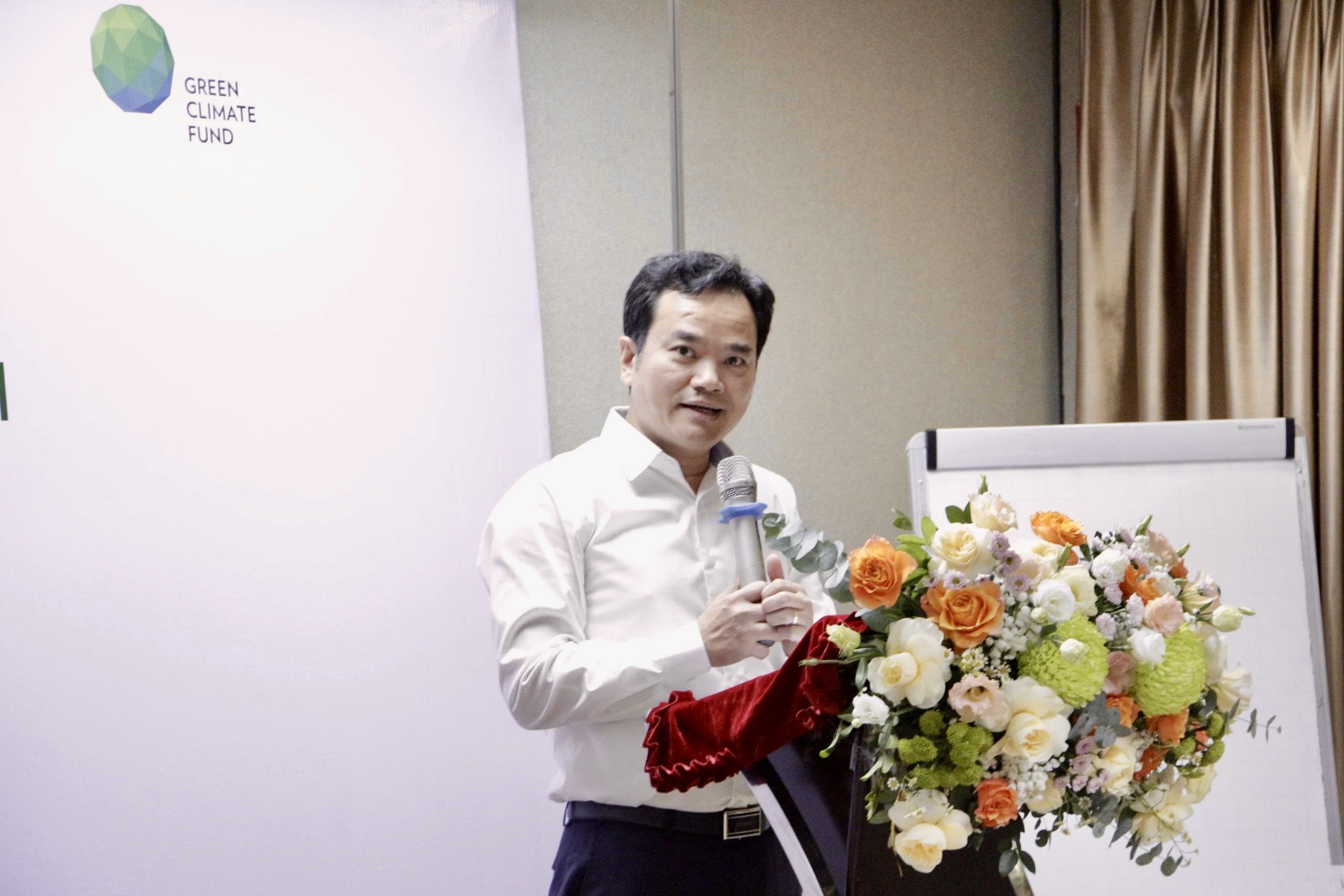 Ông Cù Huy Quang - Trưởng phòng Hiệu quả năng lượng và chuyển đổi xanh, Cục Đổi mới sáng tạo, Chuyển đổi xanh và Khuyến công (Bộ Công Thương) phát biểu khai mạc khóa đào tạo