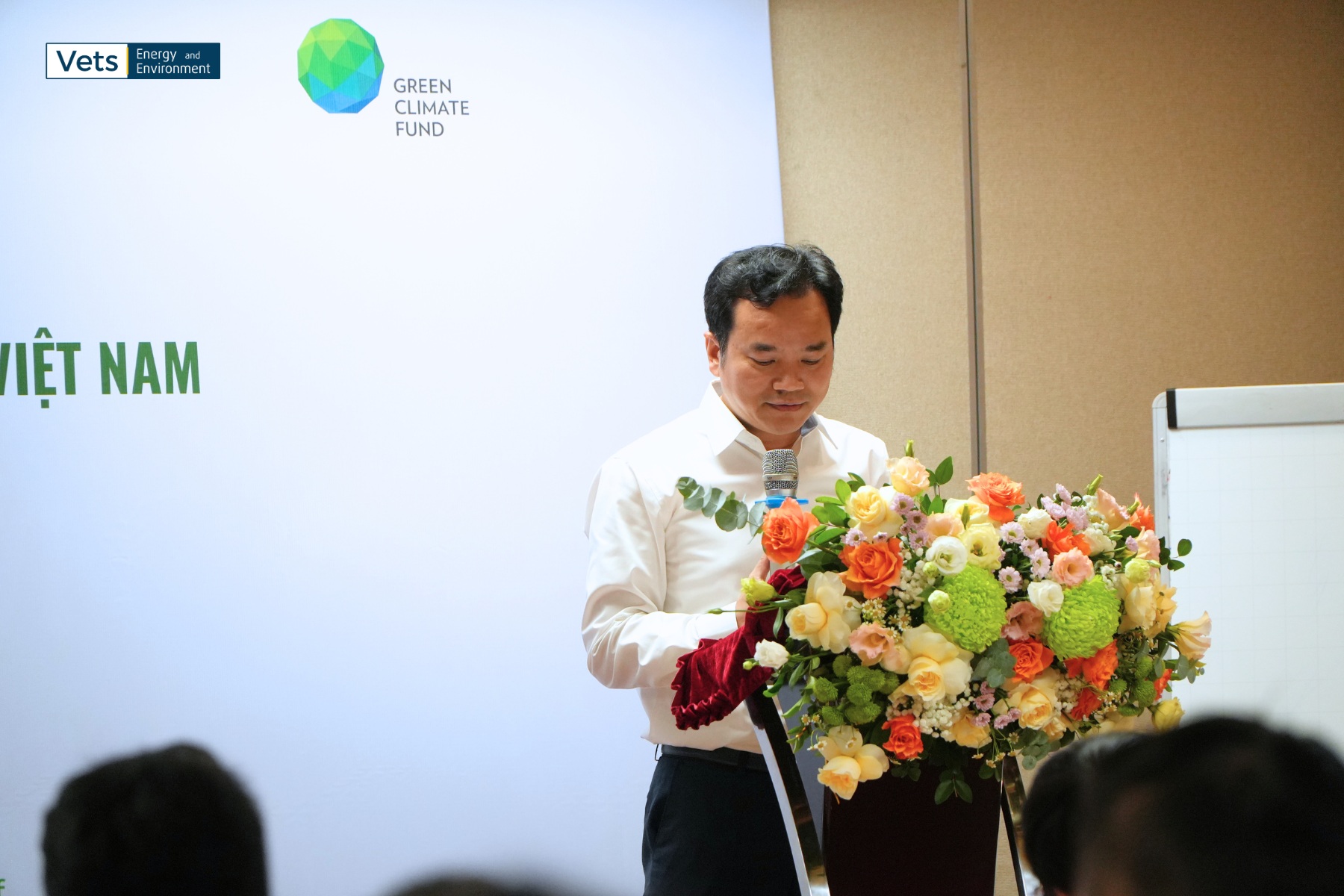 Ông Cù Huy Quang - Trưởng phòng Hiệu quả năng lượng và chuyển đổi xanh, Cục Đổi mới sáng tạo, Chuyển đổi xanh và Khuyến công (Bộ Công Thương) phát biểu khai mạc khóa đào tạo