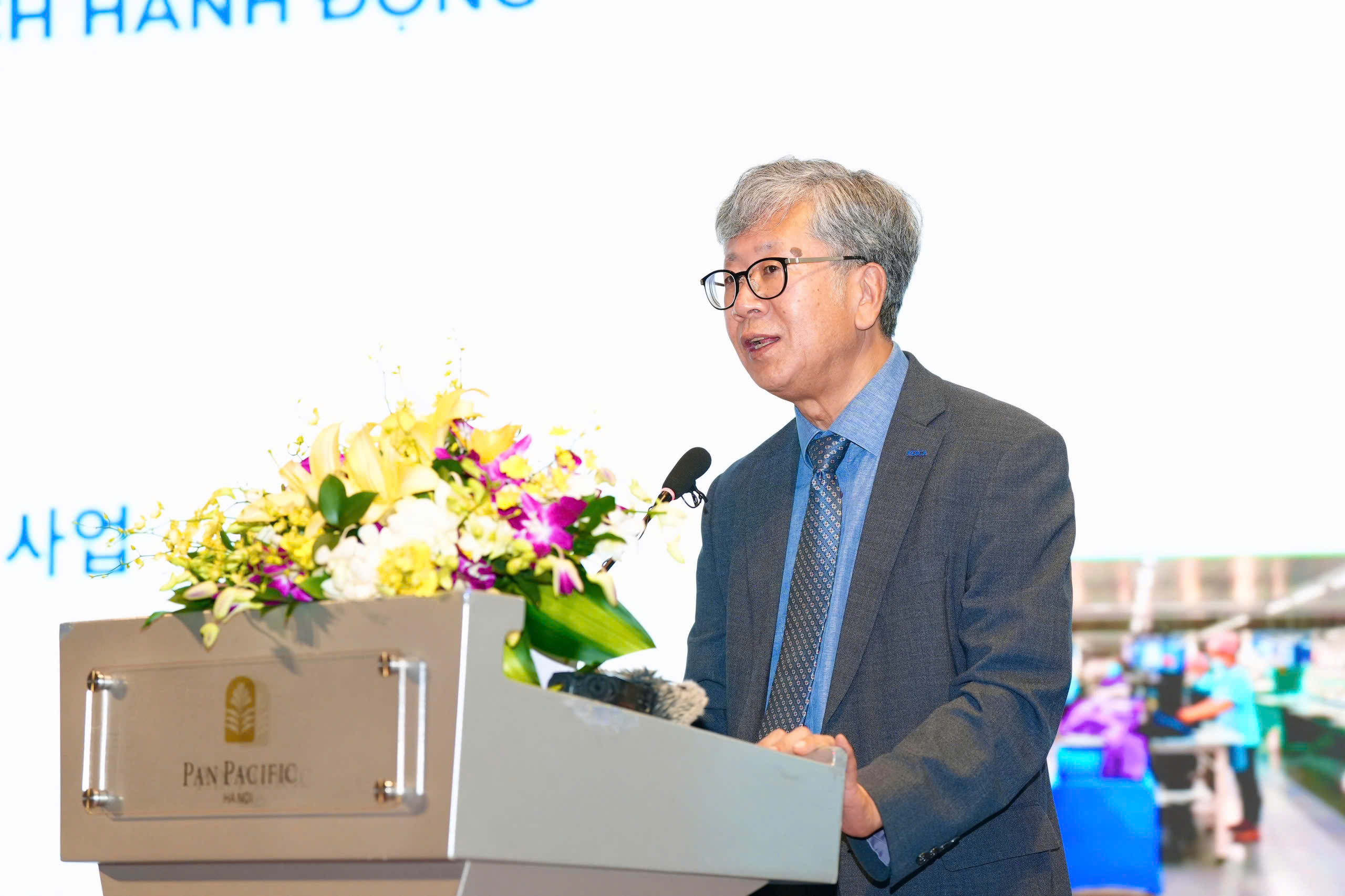 Ông Lee Byung Hwa, Giám đốc Quốc gia KOICA tại Việt Nam chia sẻ kết quả đạt được của Dự án.