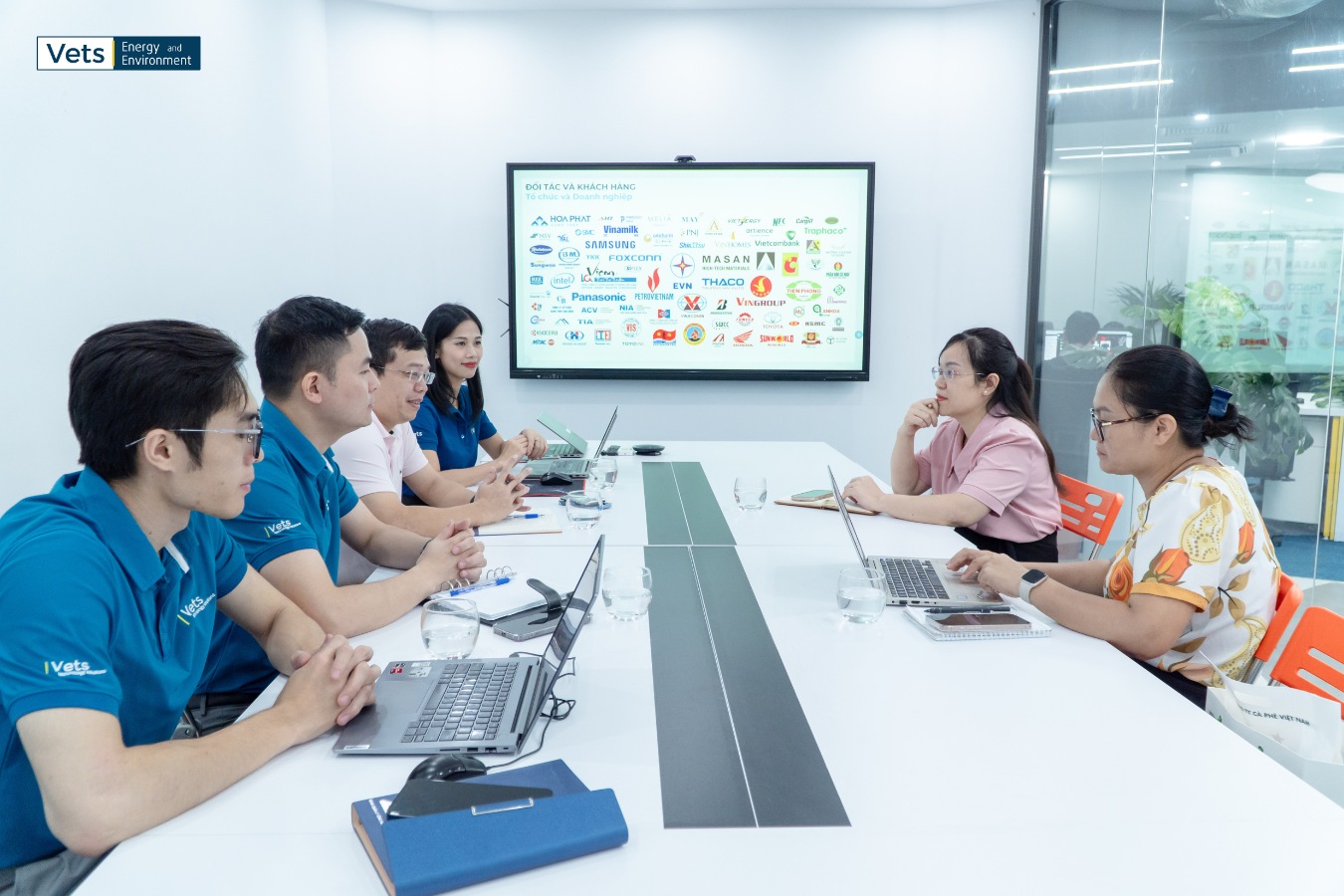 Toàn cảnh buổi gặp gỡ và trao đổi hợp tác giữa VETS | EnE và HUNRE