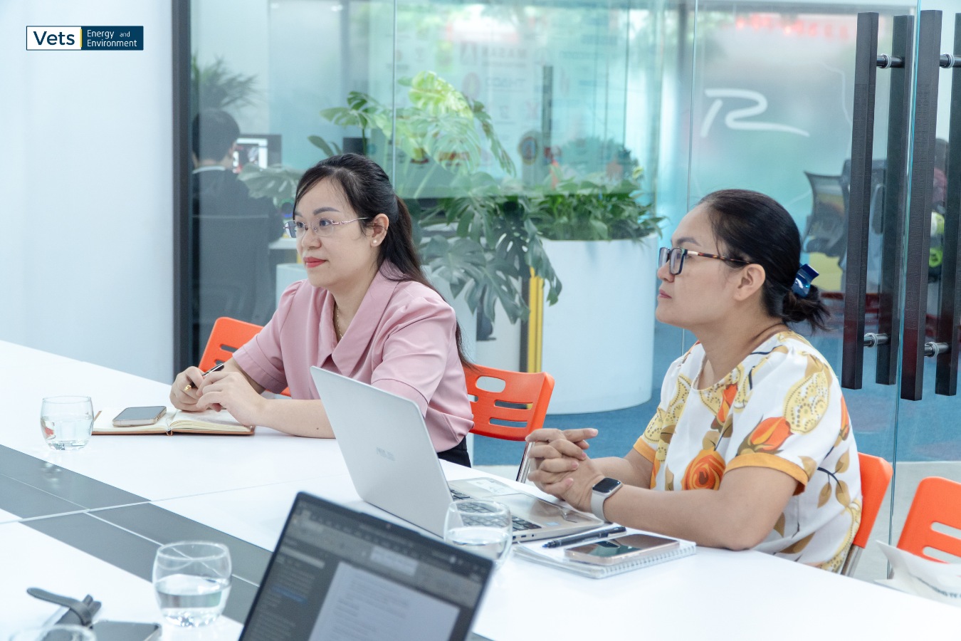PGS. TS. Trịnh Thị Thắm và TS. Hoàng Thị Huê tại buổi gặp mặt