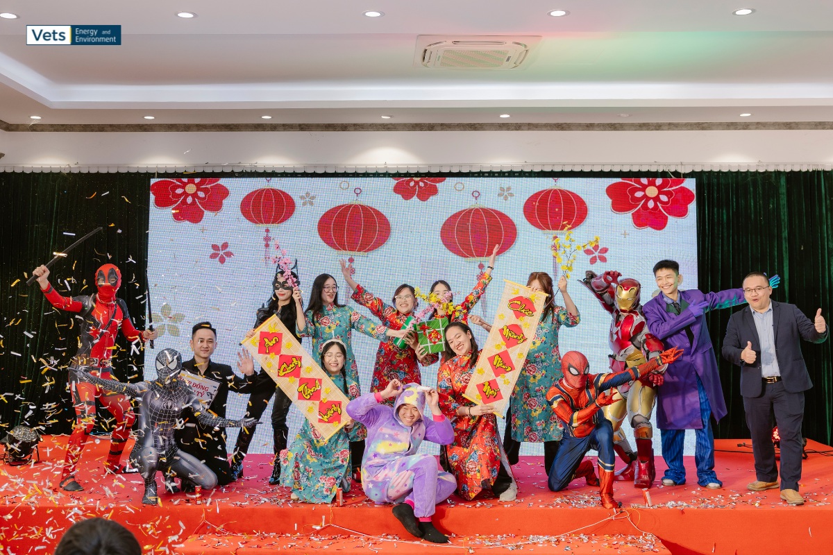 Các tiết mục văn nghệ được chuẩn bị công phu từ các thành viên trong công ty