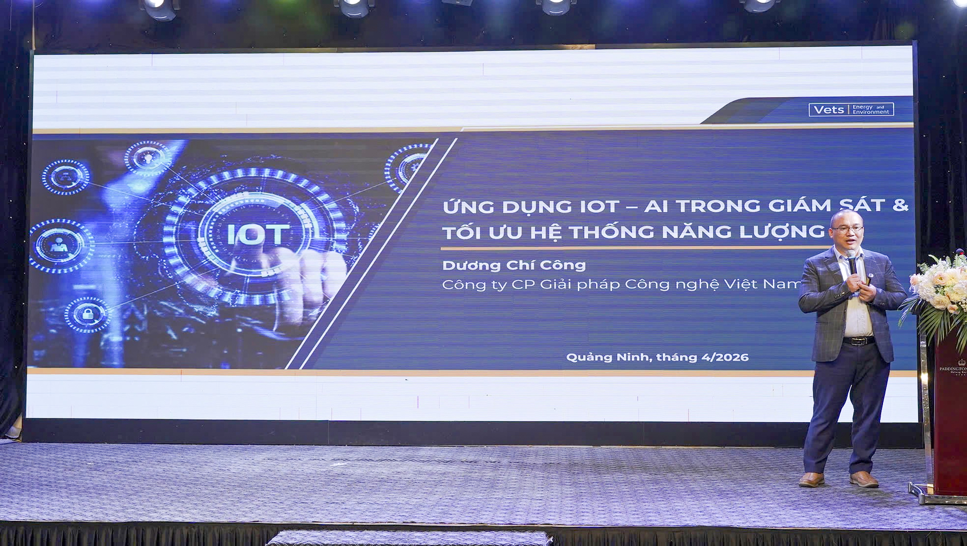 Ông Dương Chí Công - Chuyên gia tư vấn từ VETS | EnE trình bày về chủ đề “Ứng dụng IOT – AI trong giám sát & tối ưu hệ thống năng lượng".
